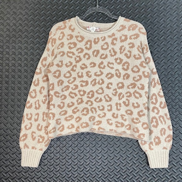 Pink Rose Sweater Women's‎ Medium Leopard Print Knit Beige Pullover Cozy Comfort - Picture 1 of 8